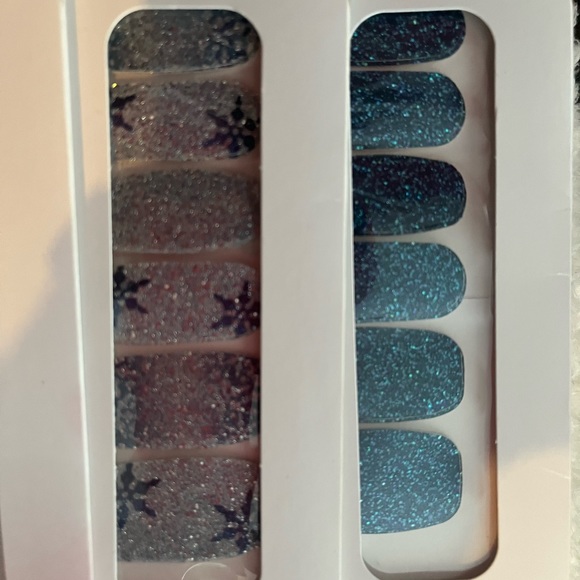 Colorstreet Christmas bundle - Picture 5 of 5